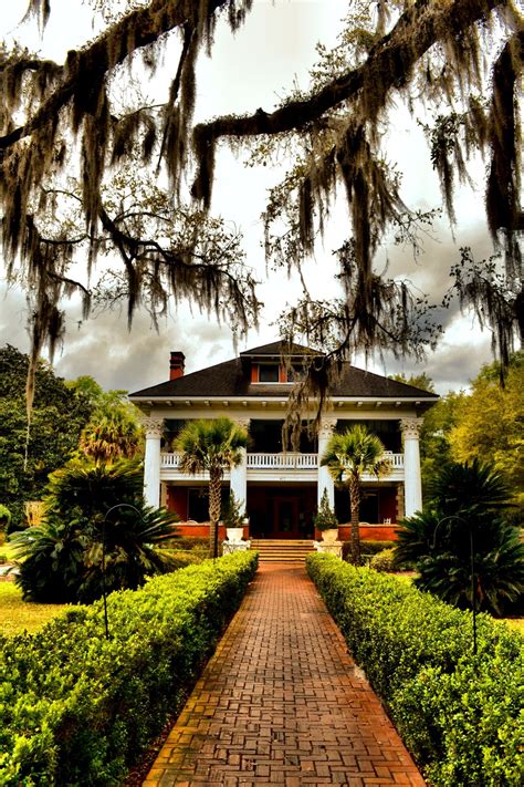 Herlong mansion - Herlong Mansion Micanopy Florida specializes in intimate weddings and events at historic register mansion with garden backdrop. The Bed and Breakfast offers a place for you and your wedding party to stay. The perfect wedding venue.